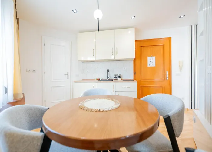 Simonovic 아파트 *